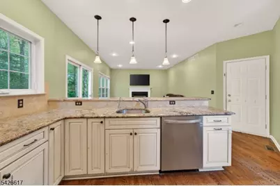 124 York Dr, Montgomery Township, NJ 08540 - Photo 7