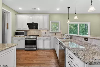 124 York Dr, Montgomery Township, NJ 08540 - Photo 5