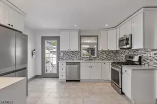 613 Maplewood Ave, Roselle Park, NJ 07204 - Photo 9