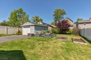 613 Maplewood Ave, Roselle Park, NJ 07204 - Photo 29