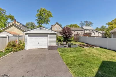 613 Maplewood Ave, Roselle Park, NJ 07204 - Photo 27