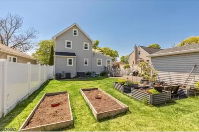 613 Maplewood Ave, Roselle Park, NJ 07204 - Photo 31
