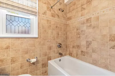 613 Maplewood Ave, Roselle Park, NJ 07204 - Photo 13