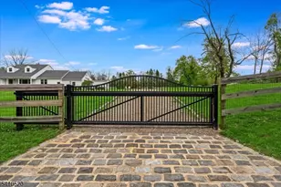 7 Daly Rd, Chester, NJ 07931 - Photo 3