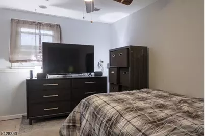 33 Marudy Dr, Clinton, NJ 08809 - Photo 15