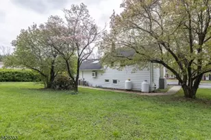 33 Marudy Dr, Clinton, NJ 08809 - Photo 25
