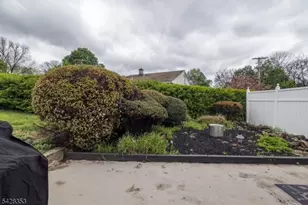 33 Marudy Dr, Clinton, NJ 08809 - Photo 23