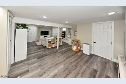 401 Chestnut St, Nutley, NJ 07110 - Photo 23