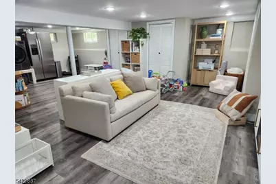 401 Chestnut St, Nutley, NJ 07110 - Photo 21