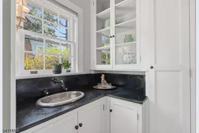130 N Mountain Ave, Montclair, NJ 07042 - Photo 15
