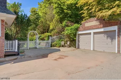 130 N Mountain Ave, Montclair, NJ 07042 - Photo 33