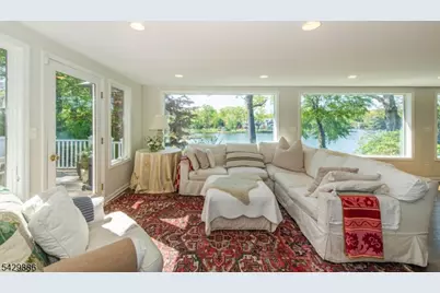 21 Fernwood Pl, Mountain Lakes, NJ 07046 - Photo 5