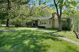 104 Redmont Rd, Watchung, NJ 07069 - Photo 1