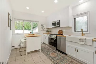 1046 Lorraine Ave, Union Township, NJ 07083 - Photo 15