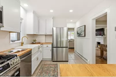 1046 Lorraine Ave, Union Township, NJ 07083 - Photo 13