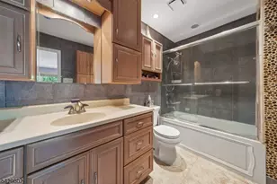 212 Westchester Ct, Union Township, NJ 07083 - Photo 15