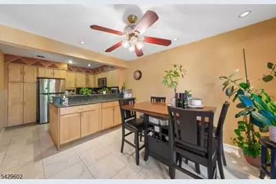 212 Westchester Ct #8, Union Township, NJ 07083 - Photo 7