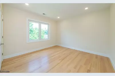 33 Van Dyke St, Wallington, NJ 07057 - Photo 15