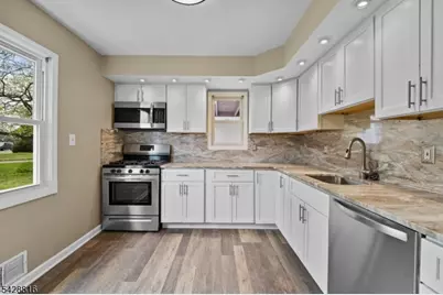 49 Louis Ave, Middlesex, NJ 08846 - Photo 5