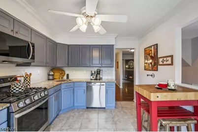 12 Louisburg Sq, Verona, NJ 07044 - Photo 17