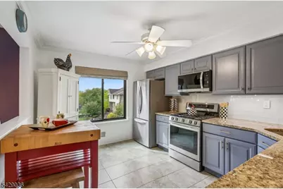 12 Louisburg Sq, Verona, NJ 07044 - Photo 15