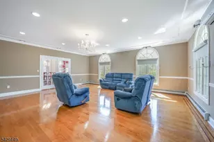 72 Gathering Hill Ct, Parsippany, NJ 07950 - Photo 3