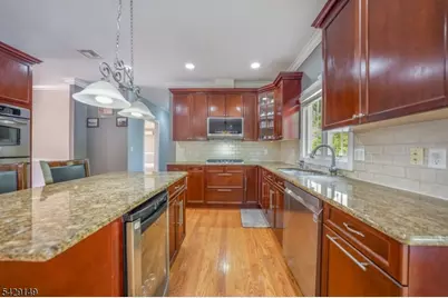 72 Gatheringhill Ct, Parsippany, NJ 07950 - Photo 11