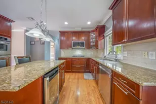 72 Gathering Hill Ct, Parsippany, NJ 07950 - Photo 11