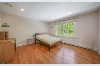 72 Gatheringhill Ct, Parsippany, NJ 07950 - Photo 31