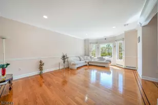 72 Gathering Hill Ct, Parsippany, NJ 07950 - Photo 9