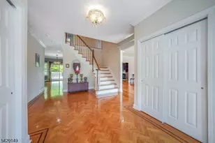 72 Gathering Hill Ct, Parsippany, NJ 07950 - Photo 7