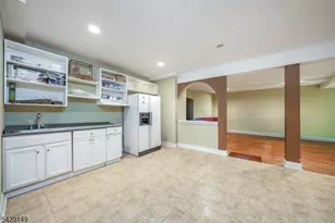 72 Gathering Hill Ct, Parsippany, NJ 07950 - Photo 35