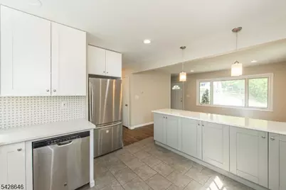 537 Dell Rd, Mount Arlington, NJ 07850 - Photo 5
