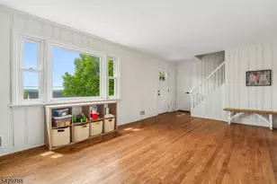 27 Dogwood Rd, Morris Plains, NJ 07950 - Photo 3