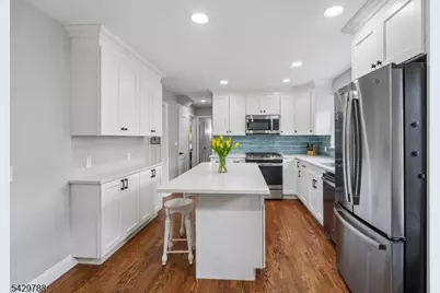 27 Dogwood Rd, Morris Plains, NJ 07950 - Photo 15