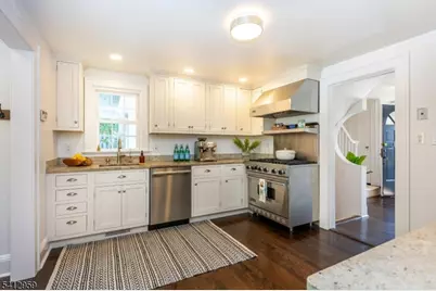 582 Highland Ave, Montclair, NJ 07043 - Photo 19