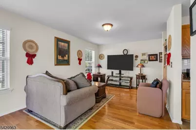 5 Vaccaro Rd, Lawrence Township, NJ 08648 - Photo 9