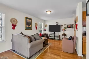 5 Vaccaro Rd, Lawrence Township, NJ 08648 - Photo 9
