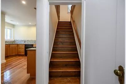 236 Delaware Ave, Union Township, NJ 07083 - Photo 15