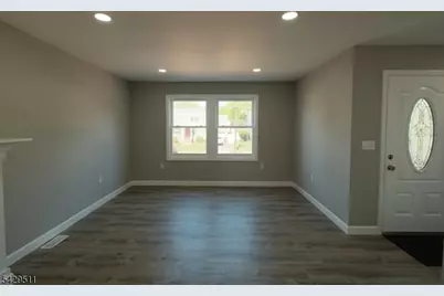 2815 N Wood Ave, Linden, NJ 07036 - Photo 9