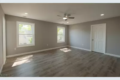 2815 N Wood Ave, Linden, NJ 07036 - Photo 31