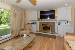 28 Elizabeth Dr, Wantage, NJ 07461 - Photo 3