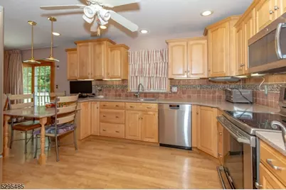28 Elizabeth Dr, Wantage, NJ 07461 - Photo 5