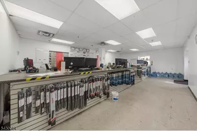 370 -376 Adams St, Newark, NJ 07114 - Photo 17