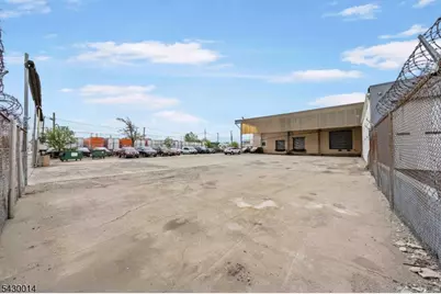 372-376 Adams St, Newark, NJ 07114 - Photo 7