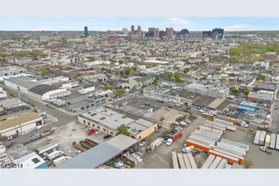 370 -376 Adams St, Newark, NJ 07114 - Photo 33