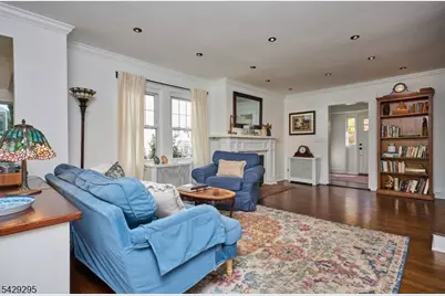 1 Edgewood Pl, Maplewood, NJ 07040 - Photo 9