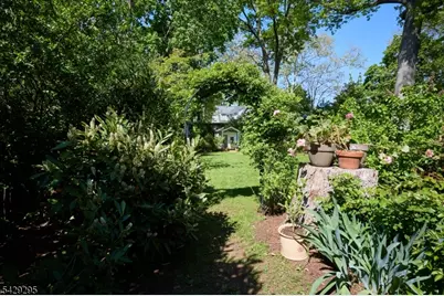 1 Edgewood Pl, Maplewood, NJ 07040 - Photo 47