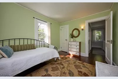 1 Edgewood Pl, Maplewood, NJ 07040 - Photo 33