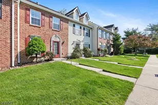 8 Lindsey Ct, Franklin Township, NJ 08823 - Photo 1